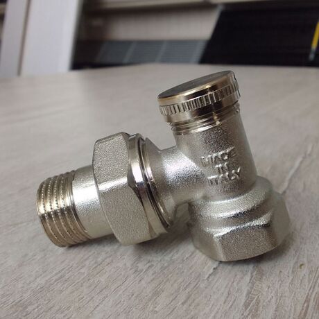 5603 Bonomi Кран радіаторний відсікаючий Ø1/2" кутовий PN10