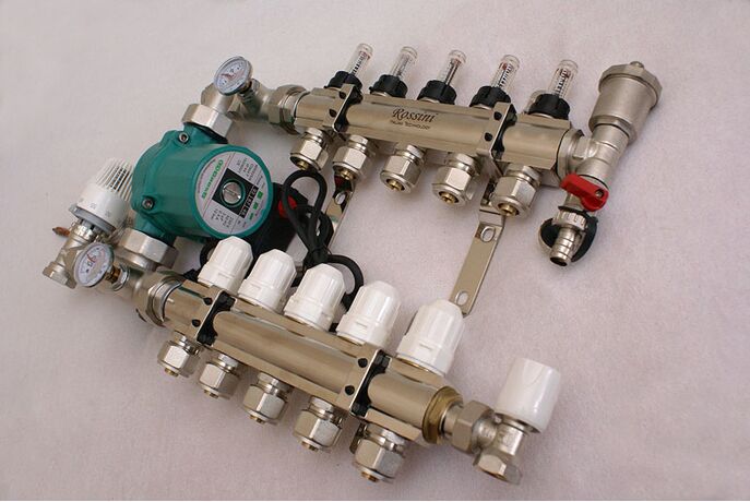 Коллектор теплого пола с насосом Rossini
